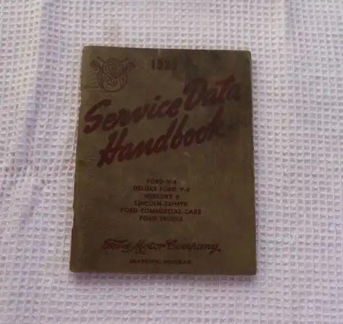 1939 FORD MERCURY LINCOLN SERVICE DATA Manual Brochure Handbook NOS Ford Motor Company 1939 Service Data Handbook Ford V-8, DeLuxe Ford V-8, Mercury 8, Lincoln-Zephy