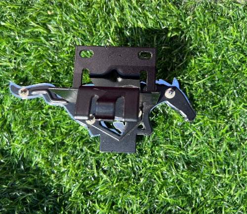 FORD MUSTANG Grille Emblem1994-2004 Die-Cast Chrome Plated Classic NOS Ford MUSTANG 1994-2004 Grille Emblem, running horse chrome plated with mounting bracket.