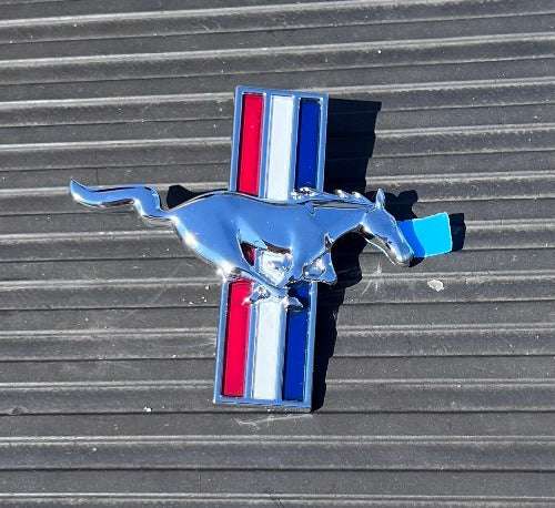 Ford Mustang Fender Emblem Facing Right Tri Bar N.O.S. EXC Parts V6