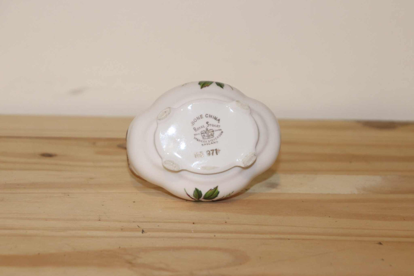 Royal Stuart Sugar Dish, Bone China, Made In England. This is vintage and in excellent condition. Stamped RS971