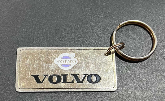 Volvo Logo Gold Plated Metal Keychain with Engravable Backside N.O.S. Relic has been store safely away for decades and shows some wear but vintage from the 1980s