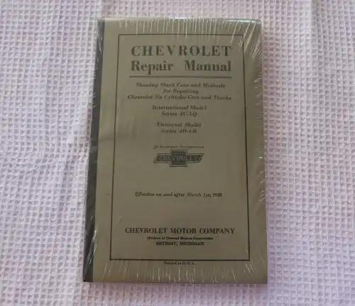 CHEVROLET REPAIR MANUAL MINT VINTAGE NOS SERIES AC - LQ and AD-LR Brochure ORIGINAL  Showing short cuts and methods. Another turn back time from PG Relics **LOOK**