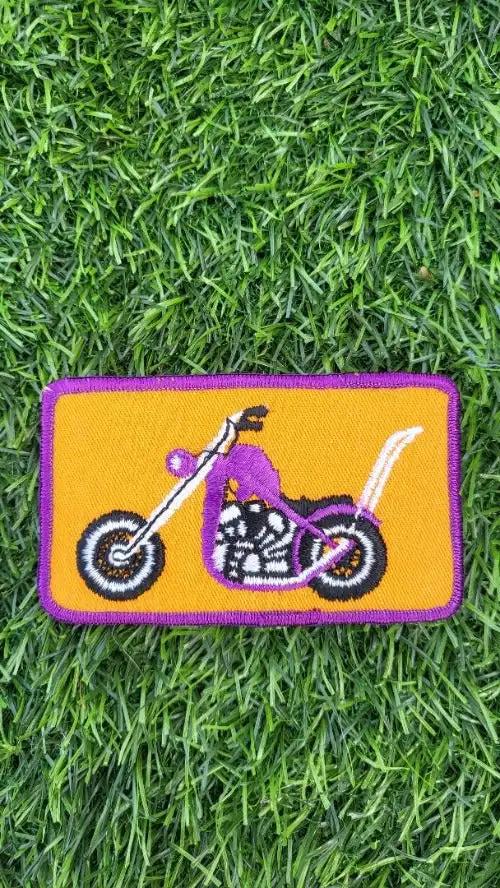 CHOPPER MOTORCYCLE PATCH VINTAGE DETAILED NEW OLD STOCK Mint EXC. Measures 4 x 2 1/4 in, detailed stitching, great vibrant colors, vintage new old stock condition.