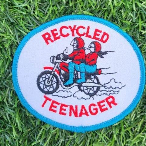 RECYCLED TEENAGER PATCH MOTOR BIKE UNIQUE MINT Exc FOREVER YOUNG Motorcycle Measuring approximately 3 x 3 inches, RECYCLED TEENAGER, motorcycle couple patch.