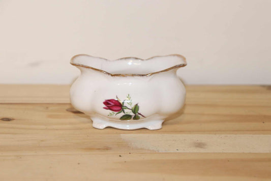 Royal Stuart Sugar Dish, Bone China, Made In England.  This is vintage and in excellent condition.  Stamped RS971